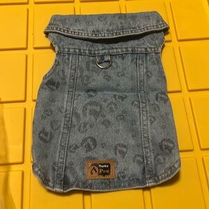 Denim harness size XL for small dogs. Not worn.